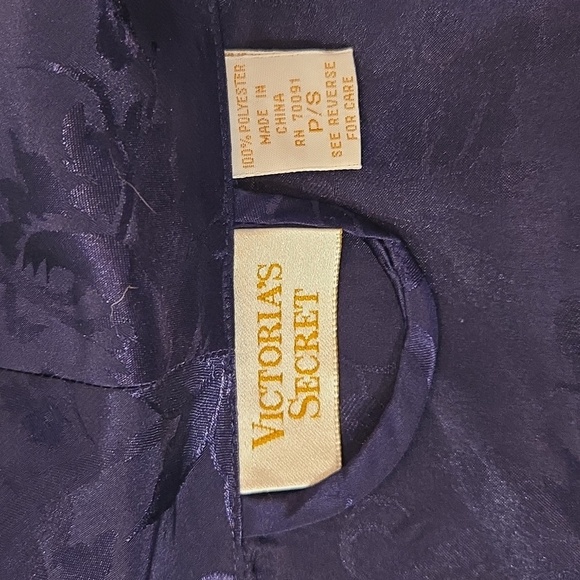 Victoria's Secret Blue Satin Jaquard Robe with Shawl Collar - Picture 8 of 10